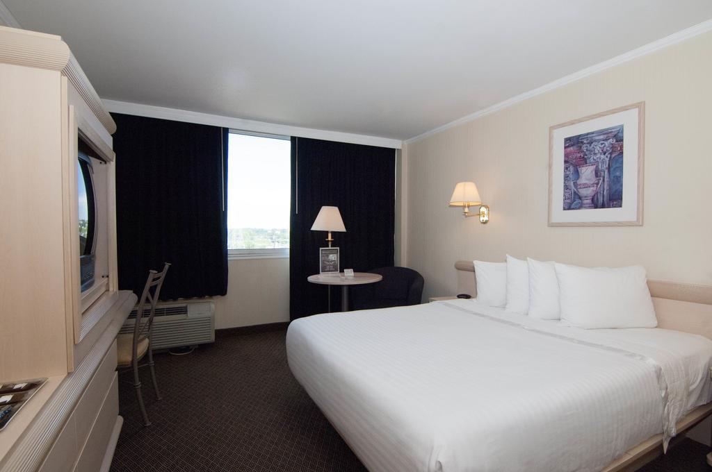 Ramada By Wyndham Hotel 3*