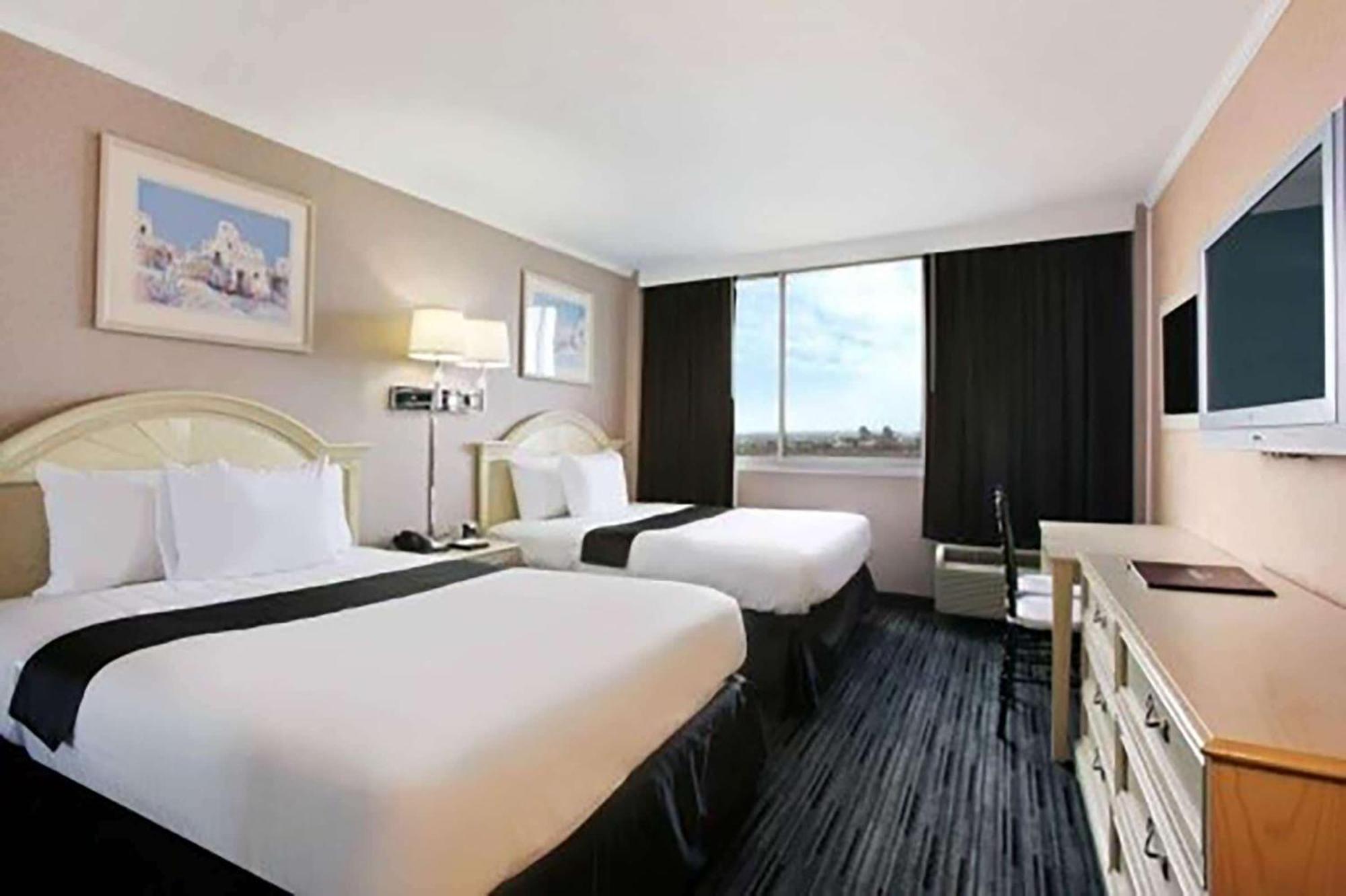 Ramada By Wyndham Hotel 3*