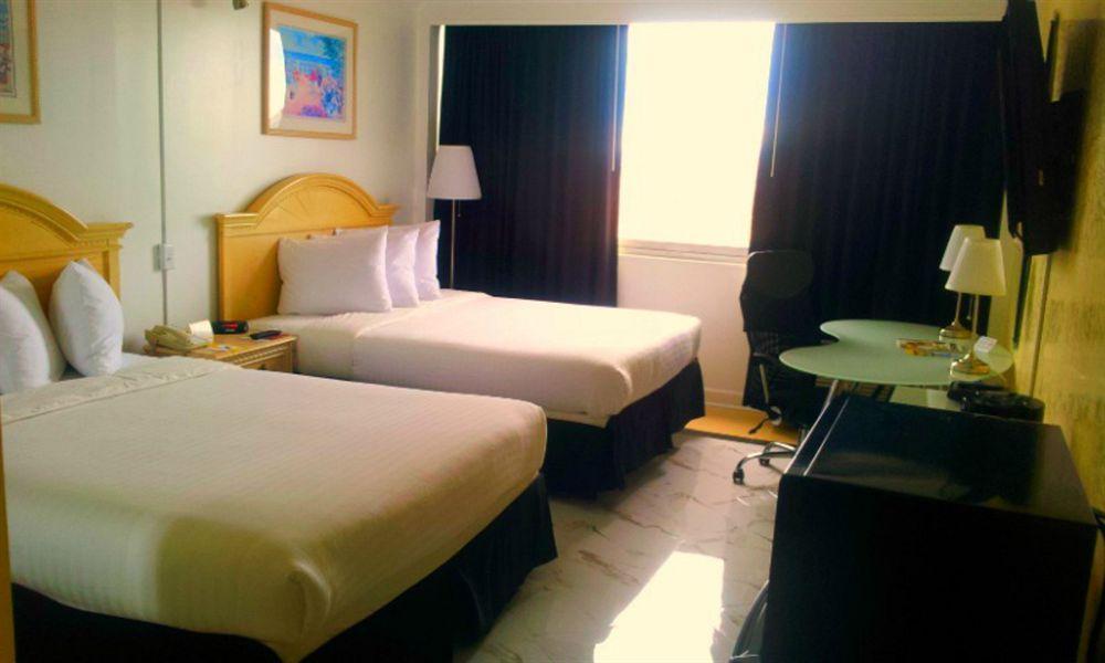 Ramada By Wyndham North Bergen