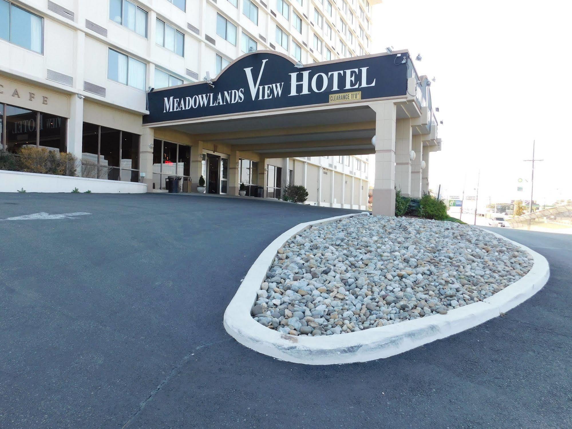 Ramada By Wyndham 3*