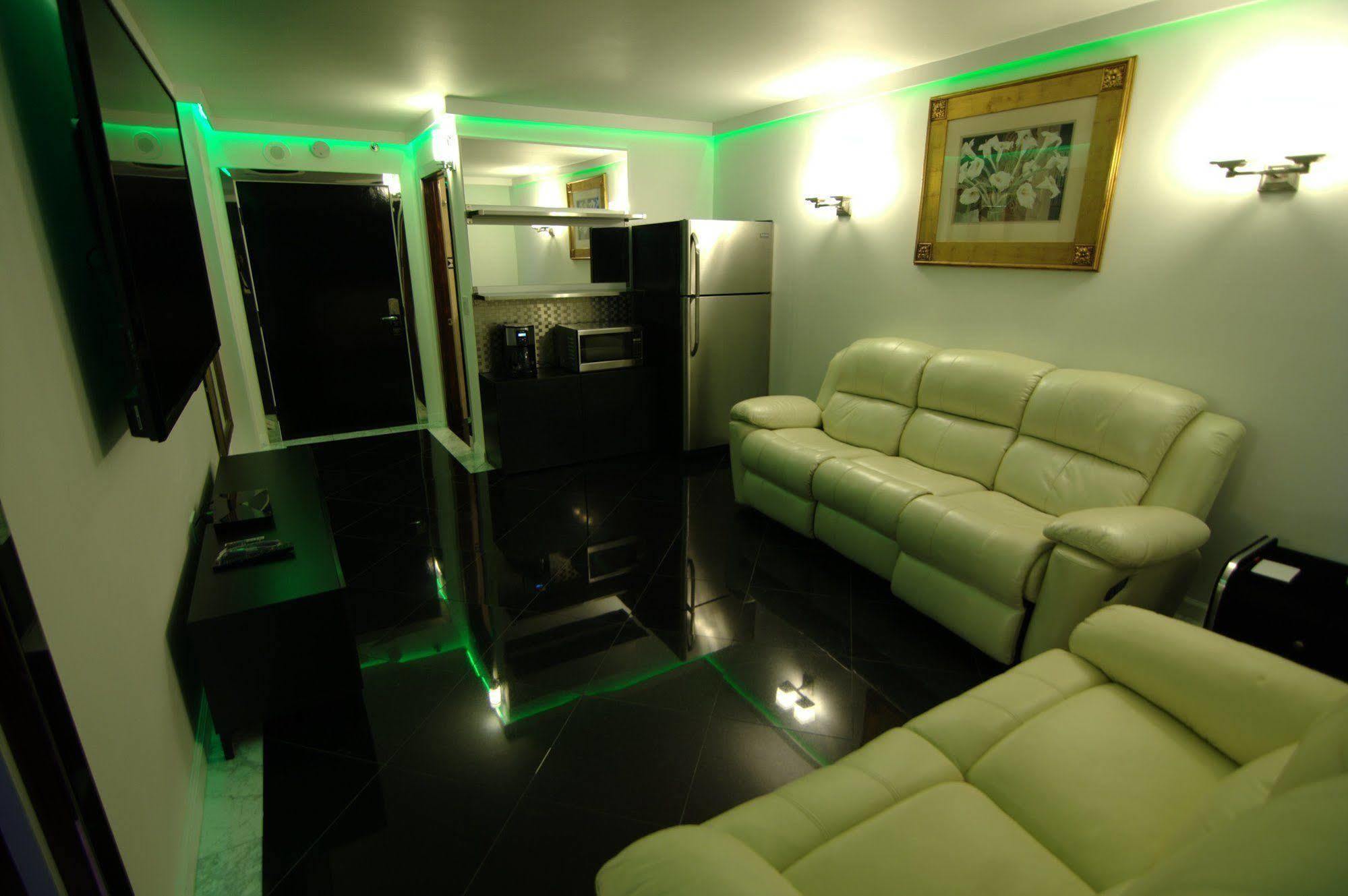 Ramada By Wyndham Hotel North Bergen
