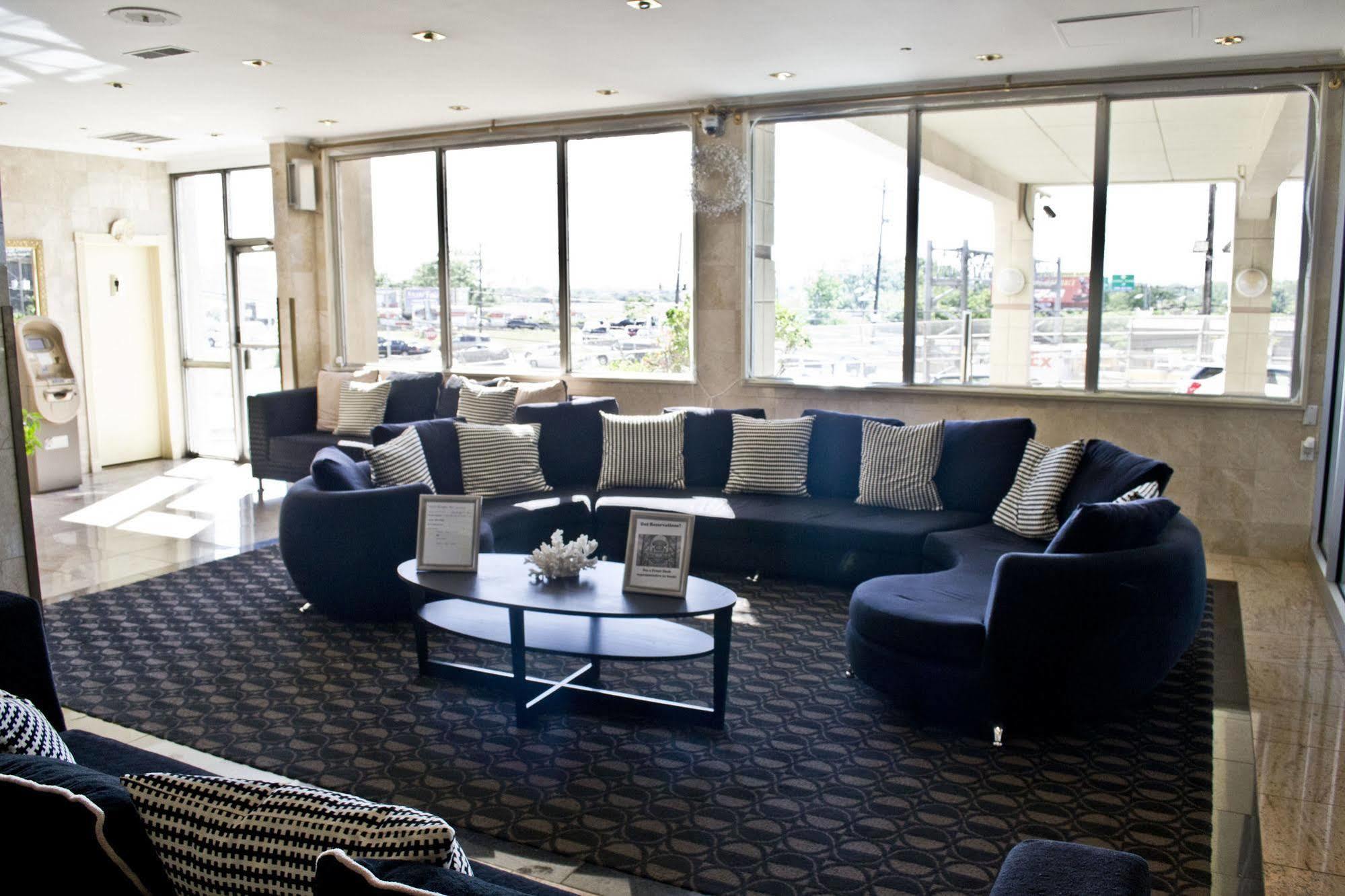 Ramada By Wyndham Hotel 3*